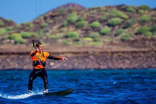 Line Up Kite & Surf Camp Коральео